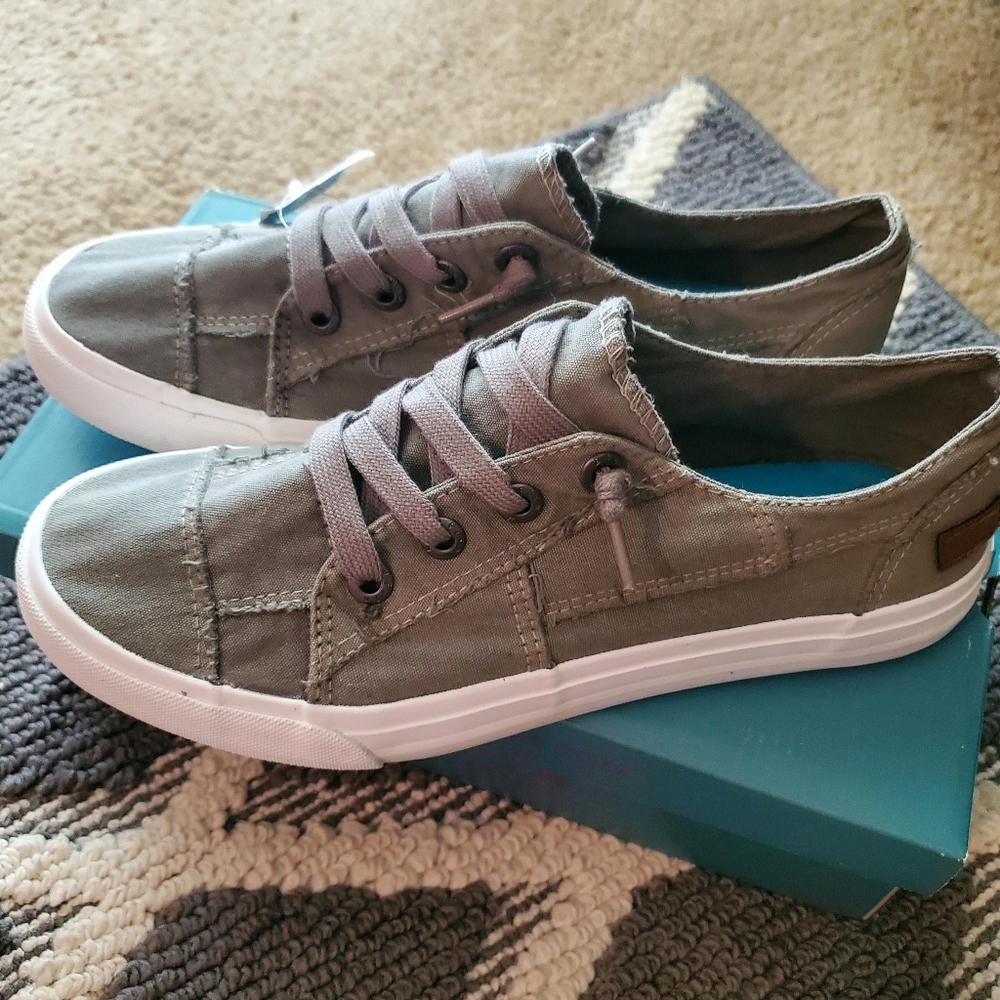 Blowfish Malibu's Maxine Sneaker